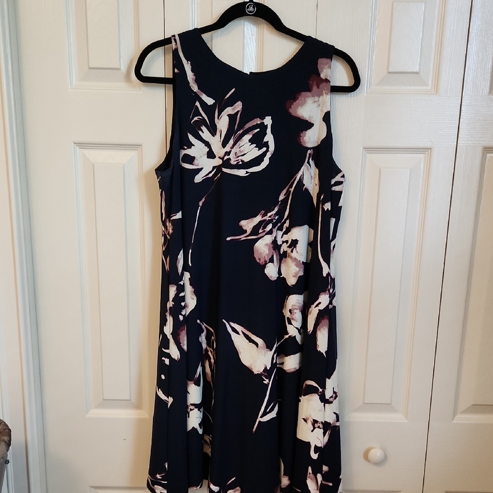 Lauren Floral Sleeveless Dress - Navy and Cream With Accents
